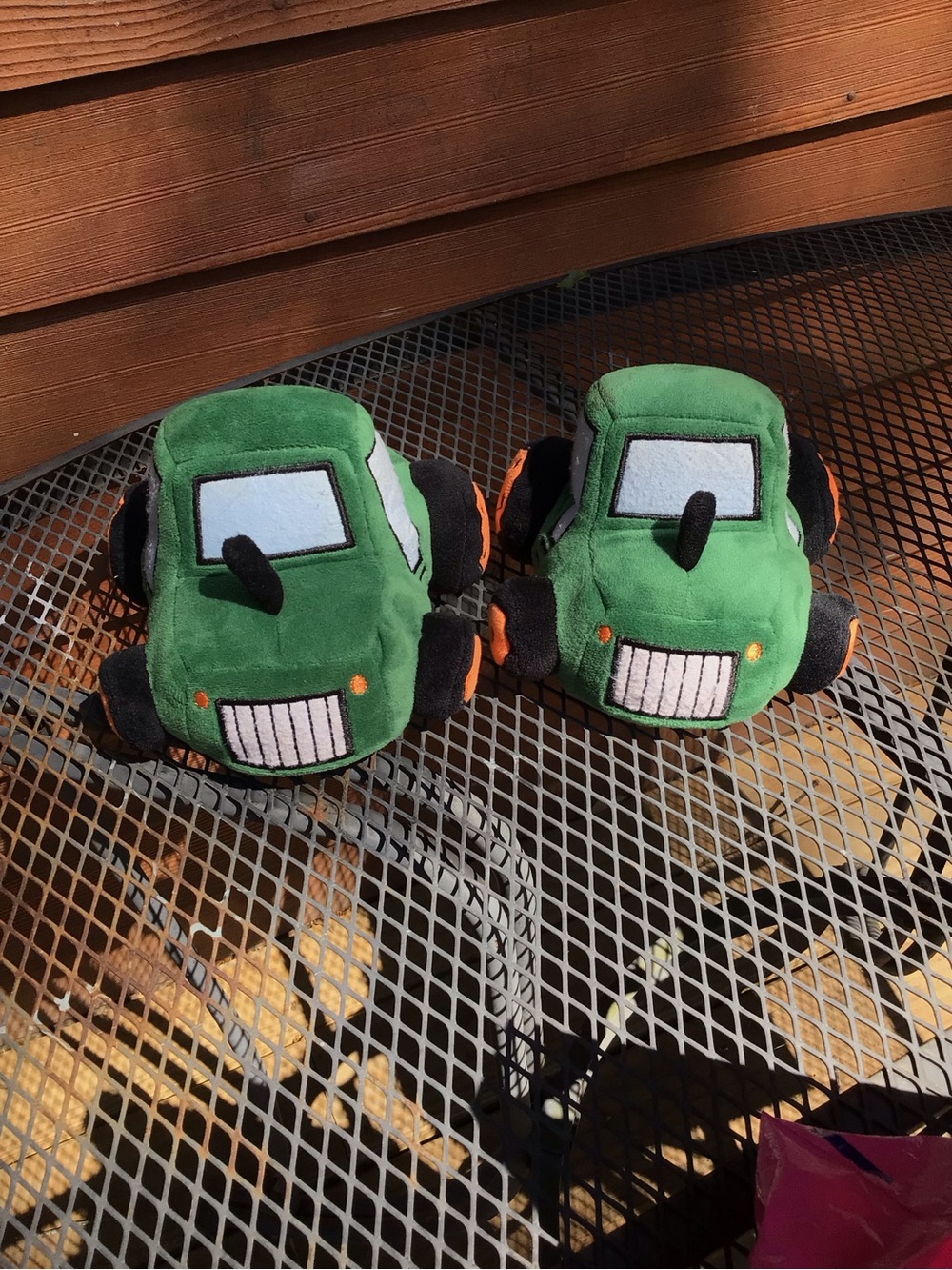 wonder nation Green Plush Tractor Slippers for Kids-Toddler Size 7/8